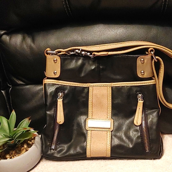 🌺BOGO🌺Tyler Rodan Crossbody Purse - Picture 1 of 10